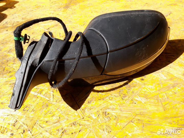 Зеркало Volkswagen Passat B7 1.6 CAY 2011