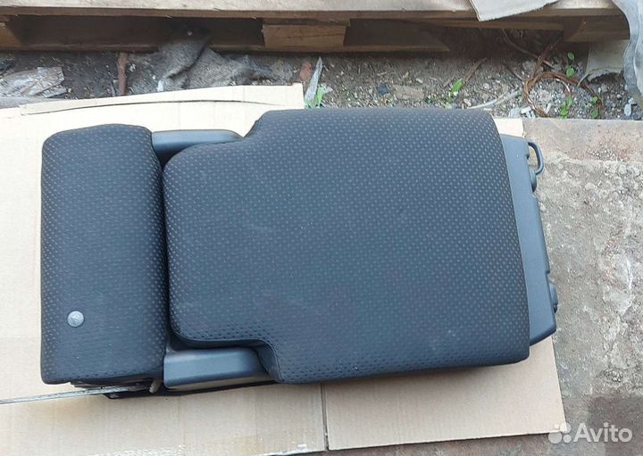 Подлокотник заднего дивана Хода crv3