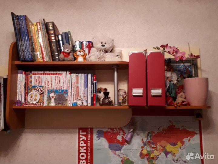 Комплект мебели в детскую