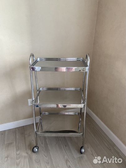 Этажерка на колесиках