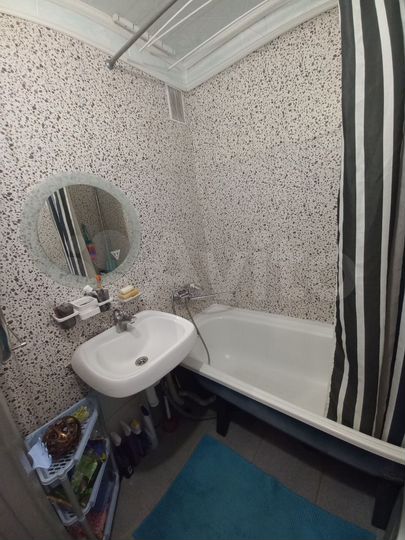 2-к. квартира, 56 м², 1/19 эт.