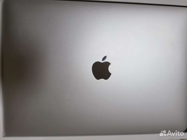 Macbook pro 13 2020 m1 8gb 512gb