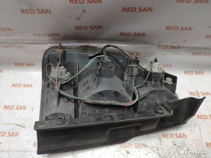 Стоп-сигнал правый Mitsubishi Pajero Sport K94W