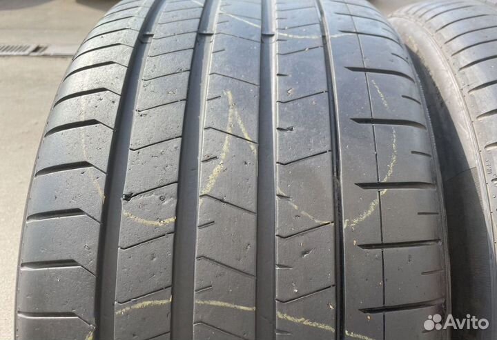 Pirelli P Zero PZ4 285/35 R23 и 325/30 R23