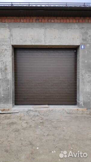 Секционные ворота