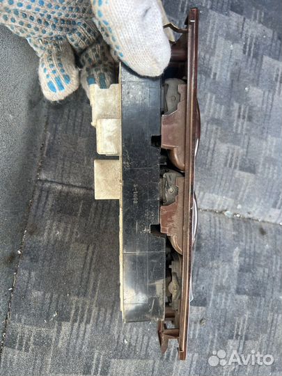 Блок управления стеклоподъемниками Toyota Carina