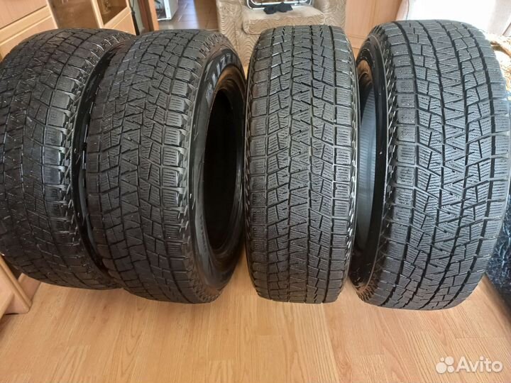 Bridgestone Blizzak DM-V1 225/65 R17 102R