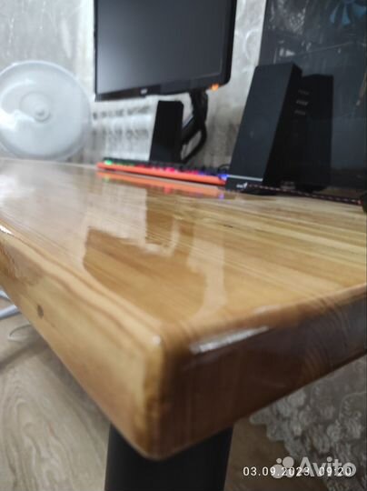 Компьютерный стол дерево
