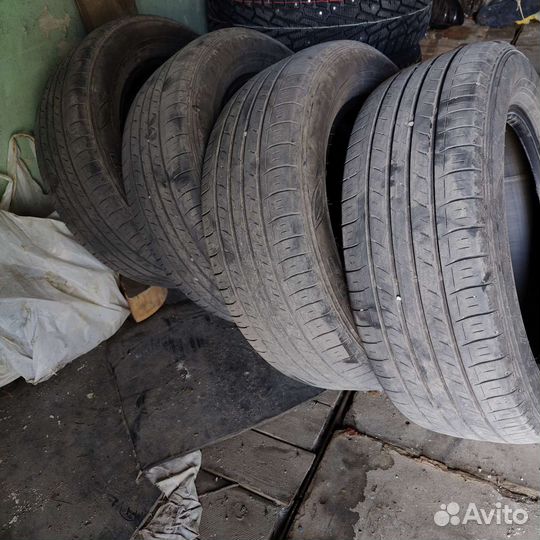 Dunlop Enasave EC300 215/60 R16