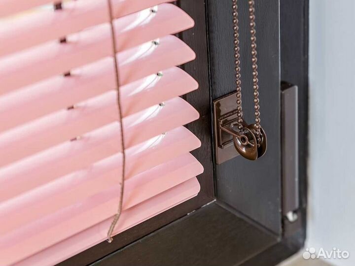 Жалюзи горизонтальные алюминиевые для офиса