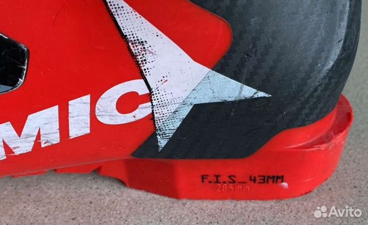 Горнолыжные ботинки atomic