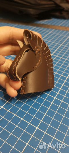 Брелок из натуральной кожи