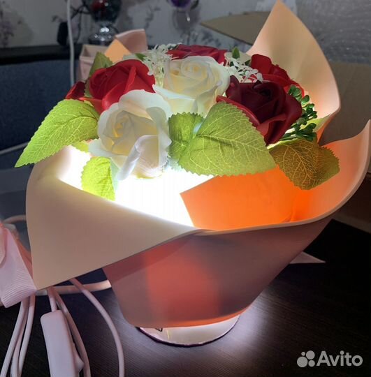 Настольный декоративный светильник-ночник