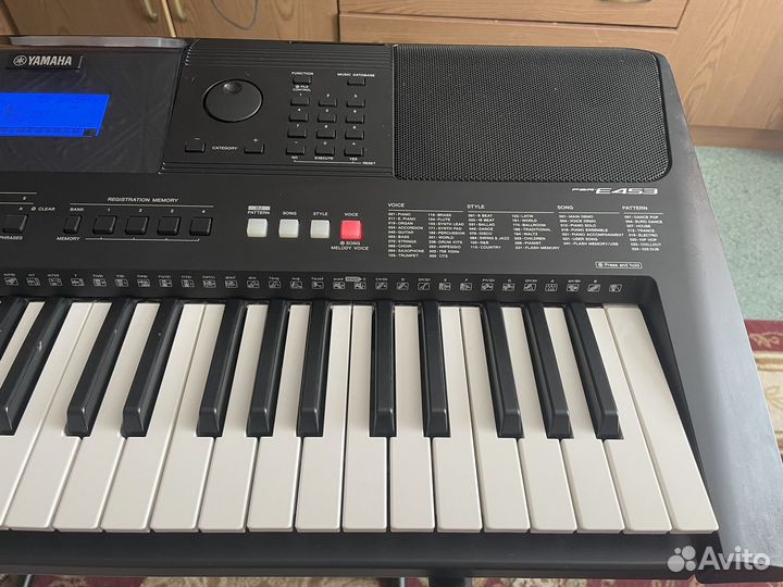 Синтезатор Yamaha PSR-E453