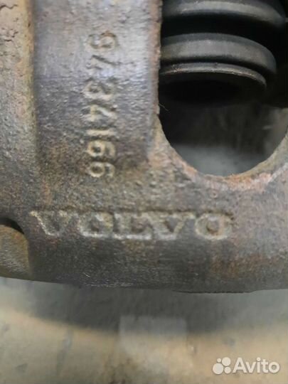 Суппорт тормозной передний на Volvo S60 1