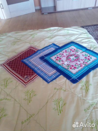 Платки фирменные новые