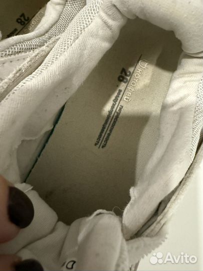 Кроссовки котофей 28