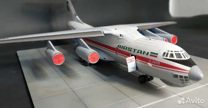 Модель самолета Ил-76 тд