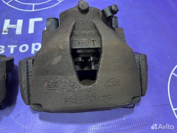 Суппорта передняя Opel Astra H Z16XER 2007