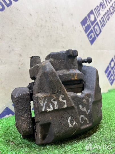 Суппорт передний левый Renault Megane 3 хэтчбек