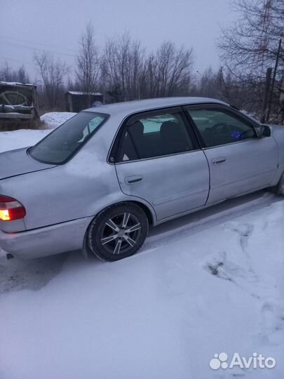 Toyota Corolla 1.5 AT, 1998, 209 000 км