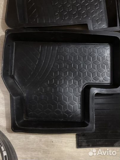 Резиновые коврики для LADA granta новые (комплект)