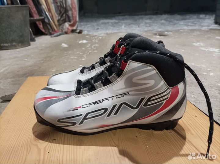 Лыжные ботинки