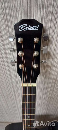 Акустическая гитара