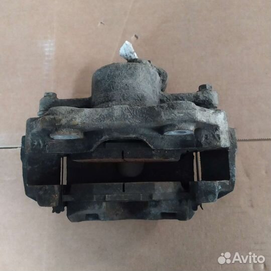 Skoda Octavia суппорт передний правый