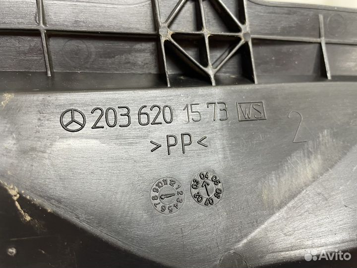 Пластик петли mercedes w203