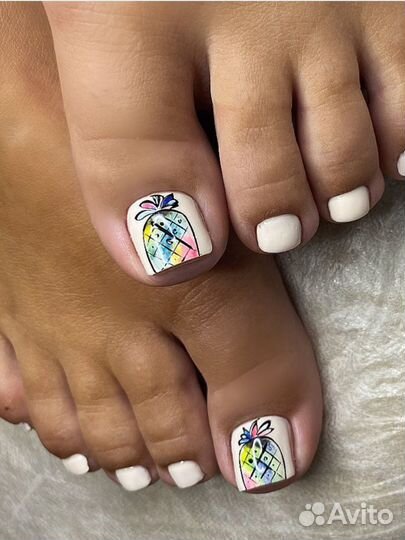 Модель на маникюр и педикюр