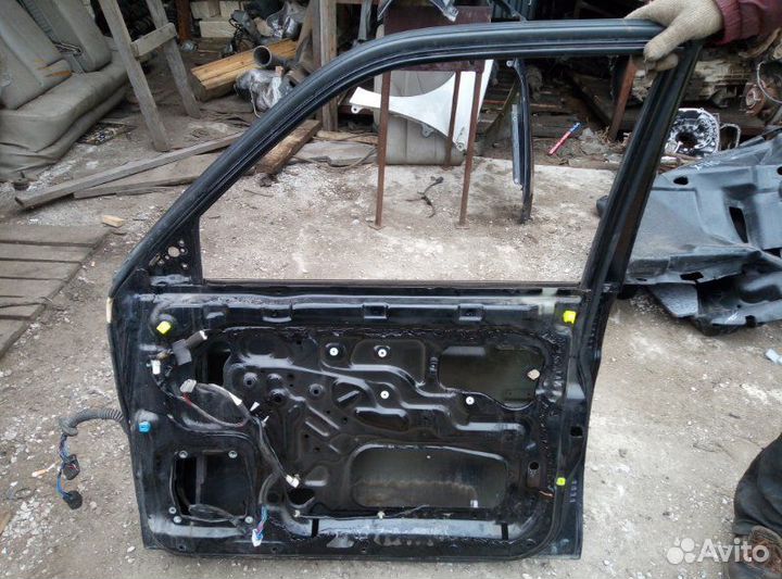 Дверь передняя правая Mitsubishi Pajero Sport 1