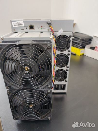 Asic майнер Bitmain Antminer S19
