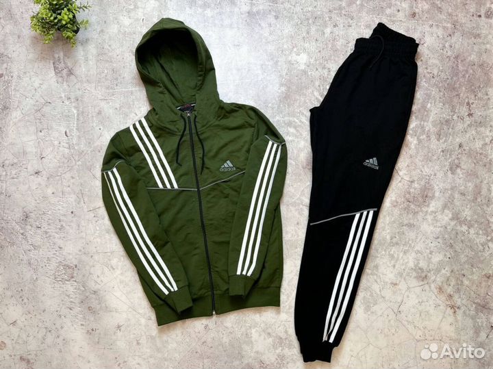 Спортивные костюмы Adidas