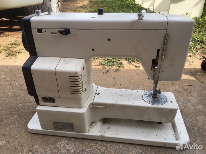 Швейная машина pfaff