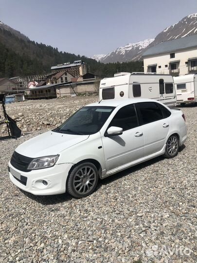 LADA Granta 1.6 МТ, 2016, битый, 140 000 км