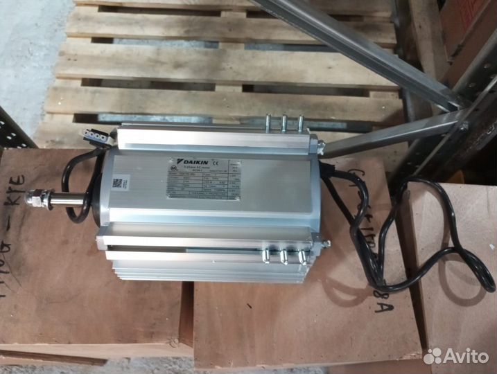 Вентилятор Daikin 5018433 YDK750-8Bd/mcdk800-8P