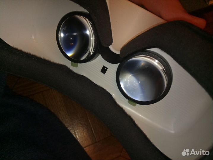 Очки виртуальной реальности samsung Gear VR (SM-R3