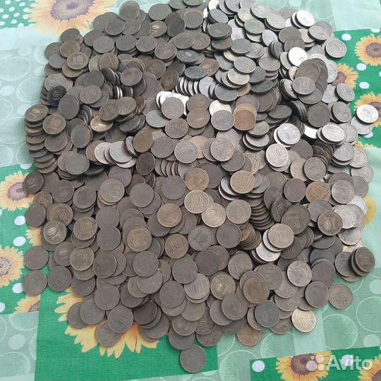 Продам коллекцию юбилейных монет,купюр, брак