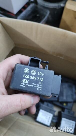 Реле подогрева заднего дивана passatb6