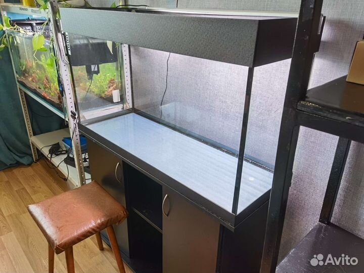 Аквариум с тумбой