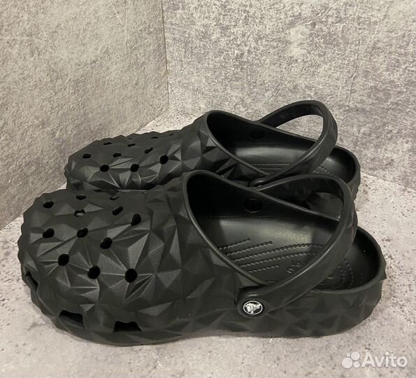 Сабо Crocs Classic Geometric