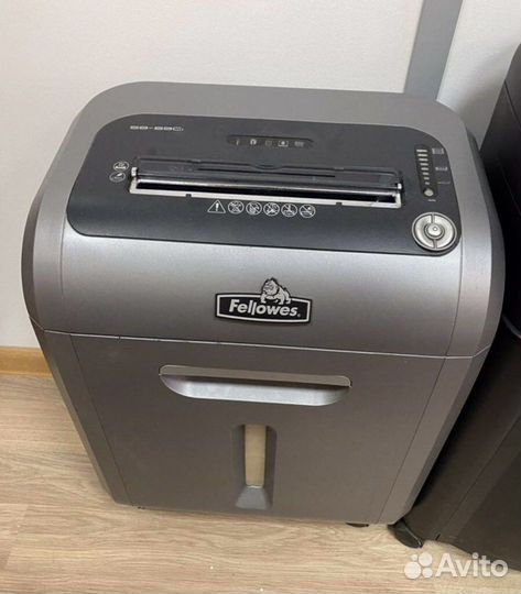 Уничтожитель бумаг Fellowes
