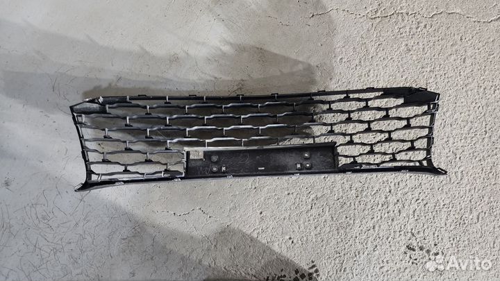 Решетка переднего бампера