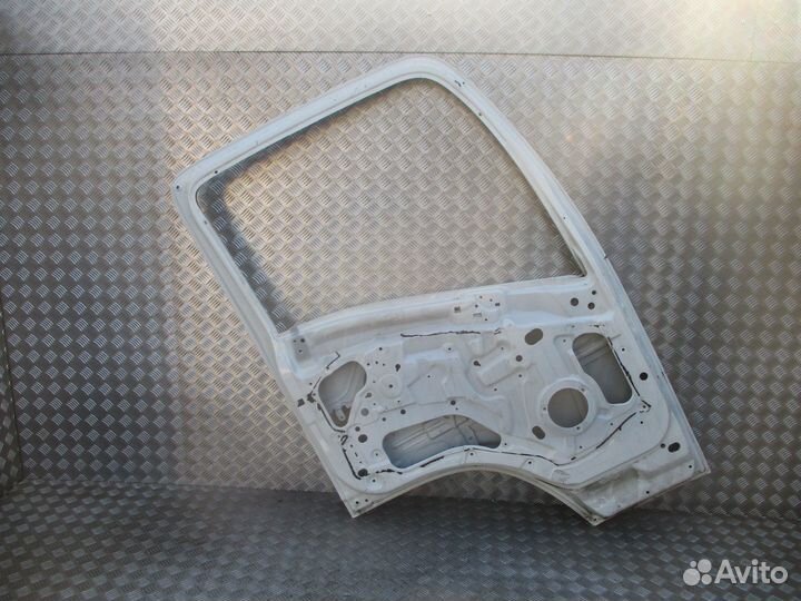 Каркас двери левый isuzu 8982605980