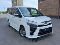 Toyota Voxy 1.8 CVT, 2018, 108 000 км, с пробегом, цена 2 750 000 руб.