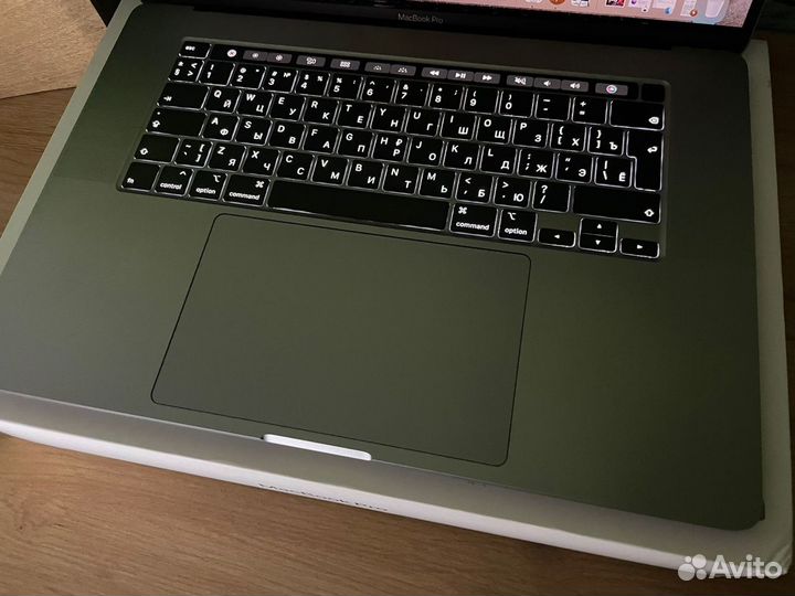 Macbook Pro 16 2020 i7/16gb/500gb Крутой