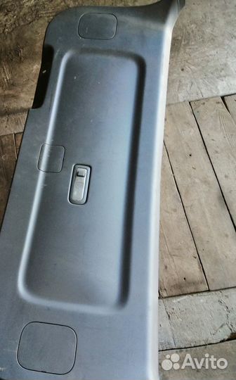 Обшивка двери багажника Toyota Ipsum ACM21 (компле