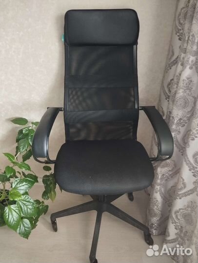 Компьютерное кресло