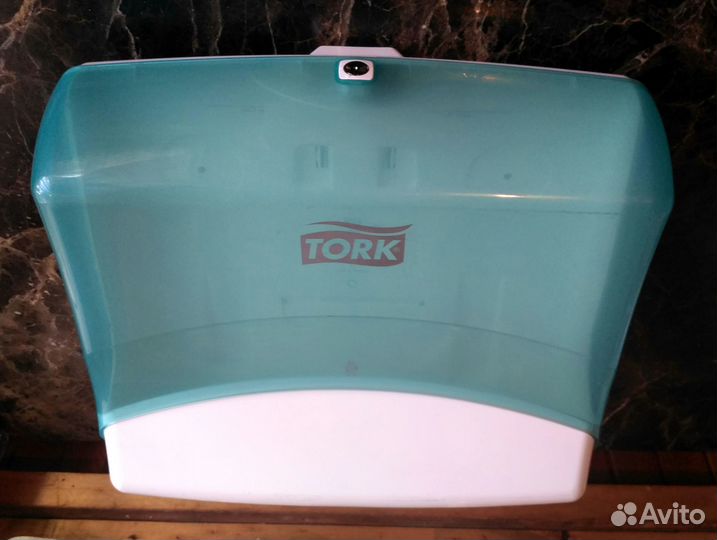 Диспенсер протирочных салфеток Tork Performance W4